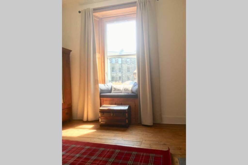 Ferienwohnung Bread Street, Central And Spacious One Bed Flat Edinburgh Exterior foto